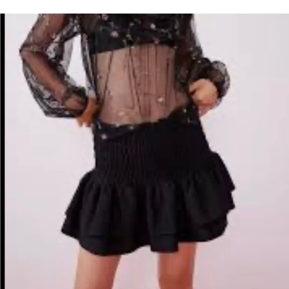 New Zara Tiered Stretch Ruffled Mini Skirt Size Small Womens Solid Black Micro S - Picture 2 of 5